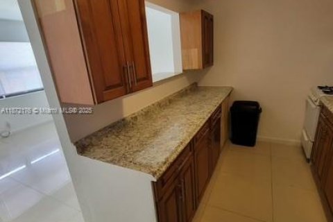 Снять в аренду кондоминиум в Холливуд, Флорида 1 спальня, 40.88м2, № 1920341 - фото 14