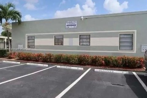 Снять в аренду кондоминиум в Холливуд, Флорида 1 спальня, 40.88м2, № 1920341 - фото 2