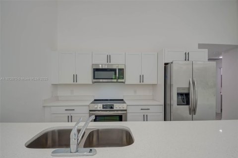 Купить коммерческую недвижимость в Лихай-Эйкерс, Флорида № 1922588 - фото 9