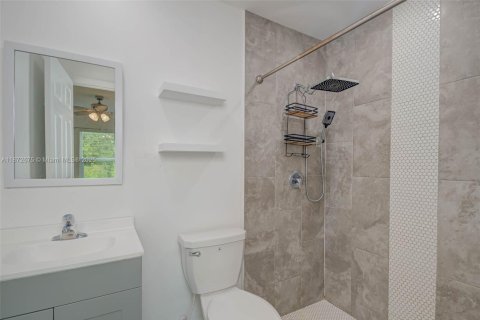 Купить коммерческую недвижимость в Лихай-Эйкерс, Флорида № 1922588 - фото 12