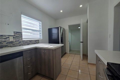 Villa ou maison à louer à Miami, Floride: 3 chambres № 2282668 - photo 4