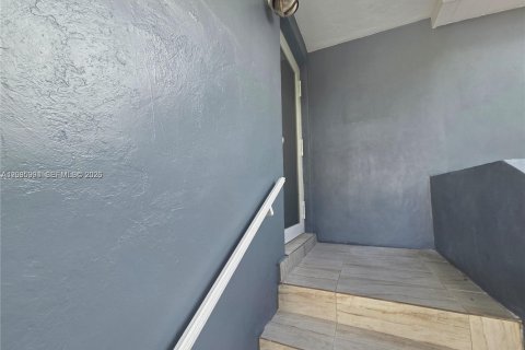 Villa ou maison à louer à Miami, Floride: 3 chambres № 2282668 - photo 6