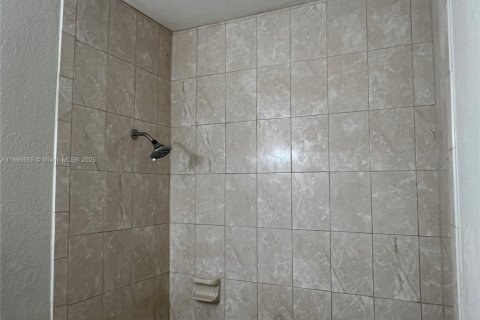 Copropriété à louer à Homestead, Floride: 3 chambres, 109.81 m2 № 1950022 - photo 25