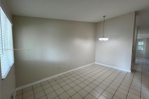 Copropriété à louer à Homestead, Floride: 3 chambres, 109.81 m2 № 1950022 - photo 3