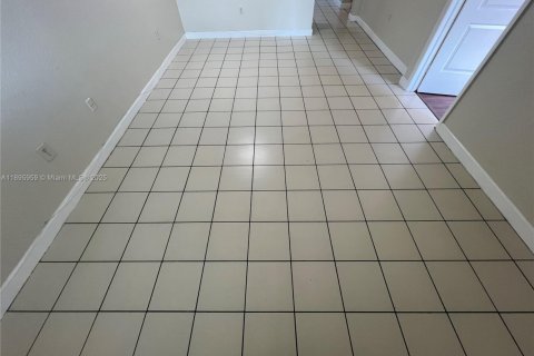 Copropriété à louer à Homestead, Floride: 3 chambres, 109.81 m2 № 1950022 - photo 6