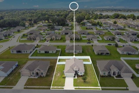 Casa en venta en Winter Haven, Florida, 4 dormitorios, 169.27 m2 № 1918937 - foto 1