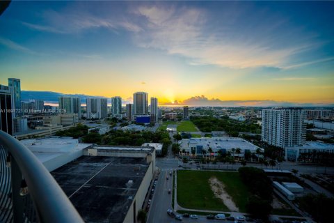 Condo à Miami, Floride, 2 chambres  № 2243915