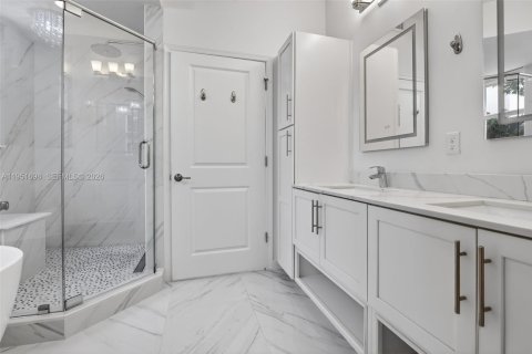 Adosado en venta en Pembroke Pines, Florida, 4 dormitorios, 271.37 m2 № 2006381 - foto 28