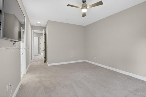 Adosado en venta en Pembroke Pines, Florida, 4 dormitorios, 271.37 m2 № 2006381 - foto 25
