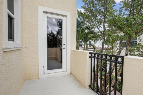 Adosado en venta en Pembroke Pines, Florida, 4 dormitorios, 271.37 m2 № 2006381 - foto 27
