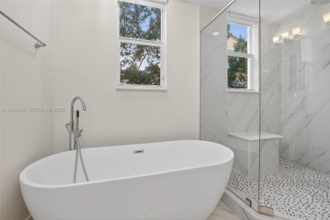 Adosado en venta en Pembroke Pines, Florida, 4 dormitorios, 271.37 m2 № 2006381 - foto 29