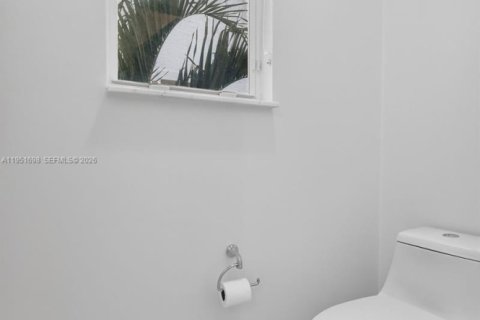 Adosado en venta en Pembroke Pines, Florida, 4 dormitorios, 271.37 m2 № 2006381 - foto 30