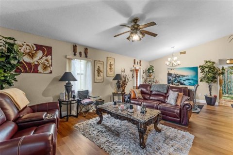 House in New Smyrna Beach, Florida 2 bedrooms, 104.05 sq.m. № 2394121 - photo 6