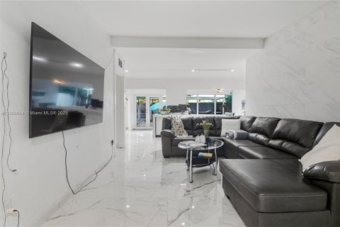 Villa ou maison à vendre à Orlando, Floride: 5 chambres, 187.48 m2 № 1973549 - photo 3