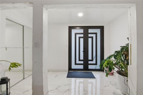 Villa ou maison à vendre à Orlando, Floride: 5 chambres, 187.48 m2 № 1973549 - photo 2