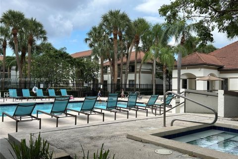 Condominio en venta en Hollywood, Florida, 1 dormitorio, 78.13 m2 № 1946485 - foto 28