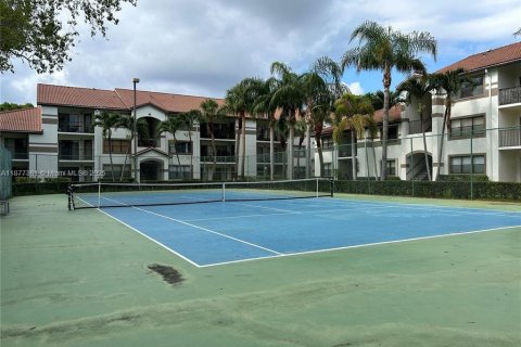 Condominio en venta en Hollywood, Florida, 1 dormitorio, 78.13 m2 № 1946485 - foto 29