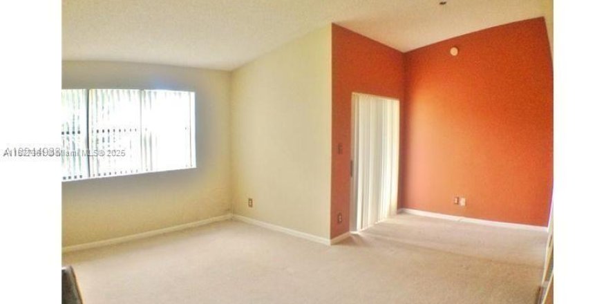 Condominio en Hollywood, Florida, 1 dormitorio № 1946485