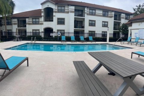 Condominio en venta en Hollywood, Florida, 1 dormitorio, 78.13 m2 № 1946485 - foto 24