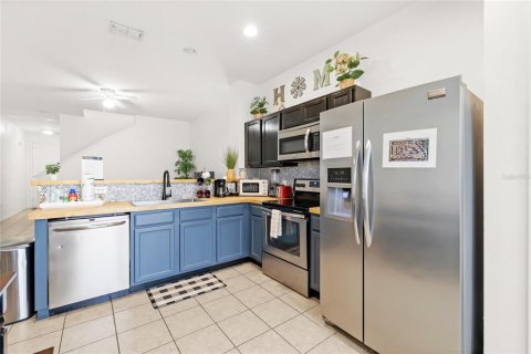 Townhouse in Kissimmee, Florida 3 bedrooms, 110.27 sq.m. № 2314650 - photo 3