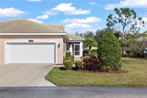 House in Venice, Florida 2 bedrooms, 153.85 sq.m. № 1914355 - photo 1
