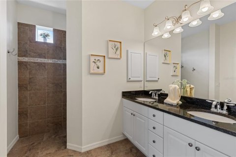 House in Venice, Florida 2 bedrooms, 153.85 sq.m. № 1914355 - photo 24