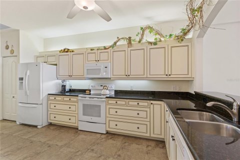 House in Venice, Florida 2 bedrooms, 153.85 sq.m. № 1914355 - photo 4