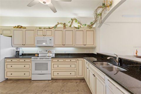 House in Venice, Florida 2 bedrooms, 153.85 sq.m. № 1914355 - photo 3