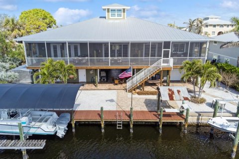 House in Punta Gorda, Florida 3 bedrooms, 283.91 sq.m. № 1521977 - photo 1