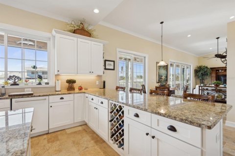 House in Punta Gorda, Florida 3 bedrooms, 283.91 sq.m. № 1521977 - photo 20