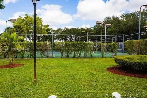 Condominio en venta en Lauderhill, Florida, 1 dormitorio, 77.39 m2 № 2054955 - foto 19