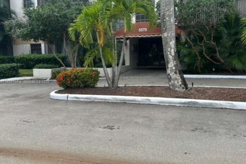 Condominio en venta en Lauderhill, Florida, 1 dormitorio, 77.39 m2 № 2054955 - foto 21