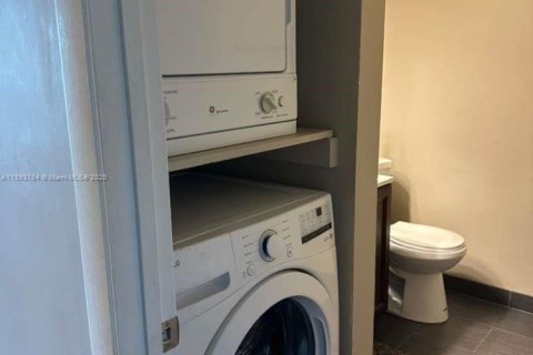 Condominio en venta en Lauderhill, Florida, 1 dormitorio, 77.39 m2 № 2054955 - foto 28