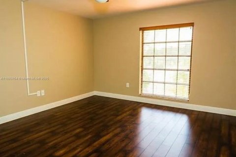 Condominio en venta en Lauderhill, Florida, 1 dormitorio, 77.39 m2 № 2054955 - foto 11