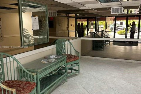 Condominio en venta en Lauderhill, Florida, 1 dormitorio, 77.39 m2 № 2054955 - foto 22