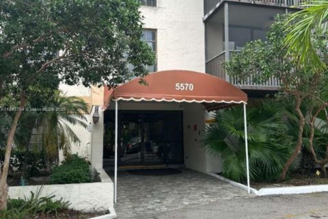 Condominio en venta en Lauderhill, Florida, 1 dormitorio, 77.39 m2 № 2054955 - foto 20