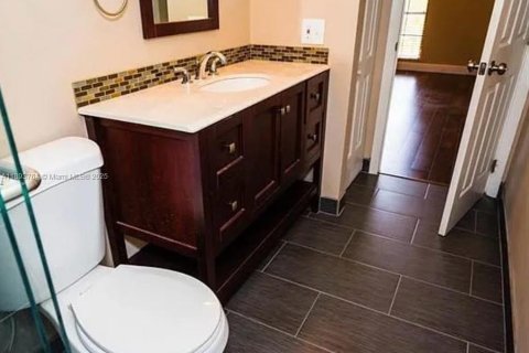 Condominio en venta en Lauderhill, Florida, 1 dormitorio, 77.39 m2 № 2054955 - foto 8