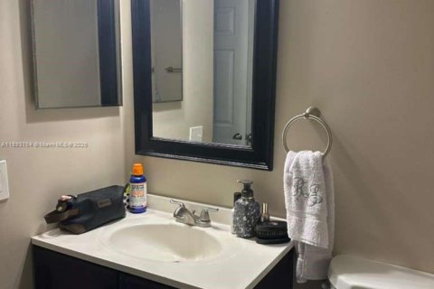 Condominio en venta en Lauderhill, Florida, 1 dormitorio, 77.39 m2 № 2054955 - foto 29