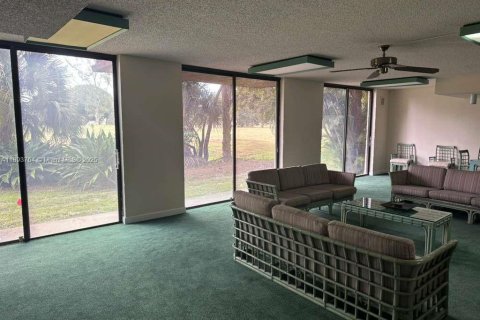 Condominio en venta en Lauderhill, Florida, 1 dormitorio, 77.39 m2 № 2054955 - foto 23