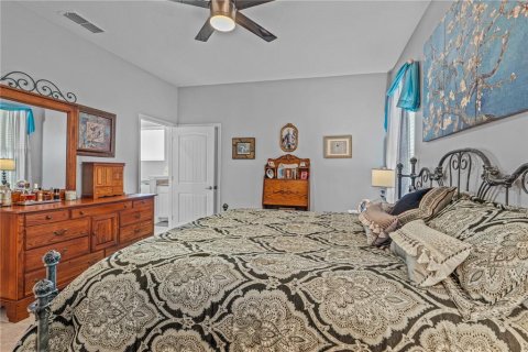 House in DeLand, Florida 4 bedrooms, 173.73 sq.m. № 2400300 - photo 21