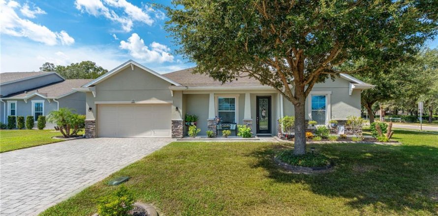 House in DeLand, Florida 4 bedrooms, 173.73 sq.m. № 2400300