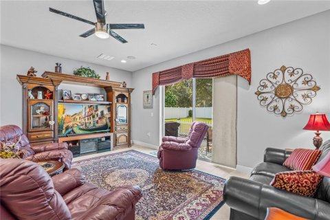 House in DeLand, Florida 4 bedrooms, 173.73 sq.m. № 2400300 - photo 16