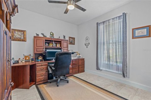 House in DeLand, Florida 4 bedrooms, 173.73 sq.m. № 2400300 - photo 28