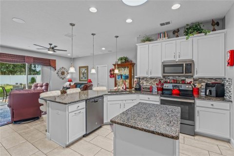 House in DeLand, Florida 4 bedrooms, 173.73 sq.m. № 2400300 - photo 14