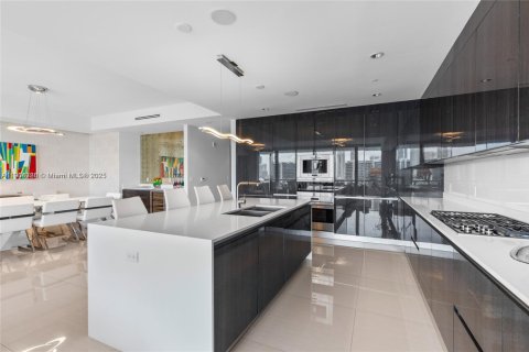 Condo in Aventura, Florida, 4 bedrooms  № 2015633 - photo 27