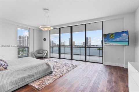 Condo in Aventura, Florida, 4 bedrooms  № 2015633 - photo 30