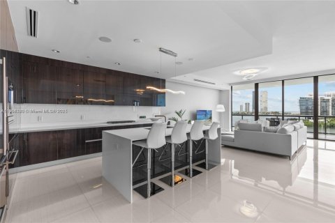 Condo in Aventura, Florida, 4 bedrooms  № 2015633 - photo 25