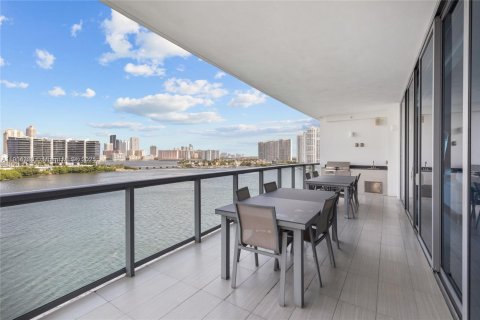 Condo in Aventura, Florida, 4 bedrooms  № 2015633 - photo 2