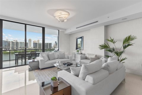 Condo in Aventura, Florida, 4 bedrooms  № 2015633 - photo 6