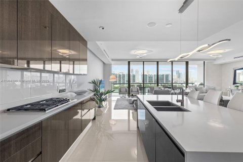 Condo in Aventura, Florida, 4 bedrooms  № 2015633 - photo 22